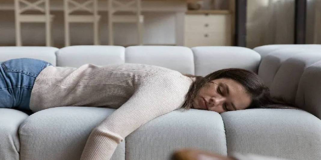 Sürekli yorgun hissetmenizin altında yatan gerçek ne? Uzmanlar kronik yorgunluğun sebebini açıkladı! 4